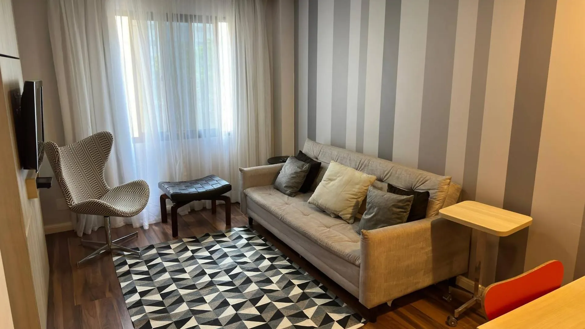 Flat - Apto C Quarto Sala E Cozinha - Timesquare São Paulo Brazylia
